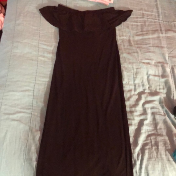 A black dress - Picture 2 of 3